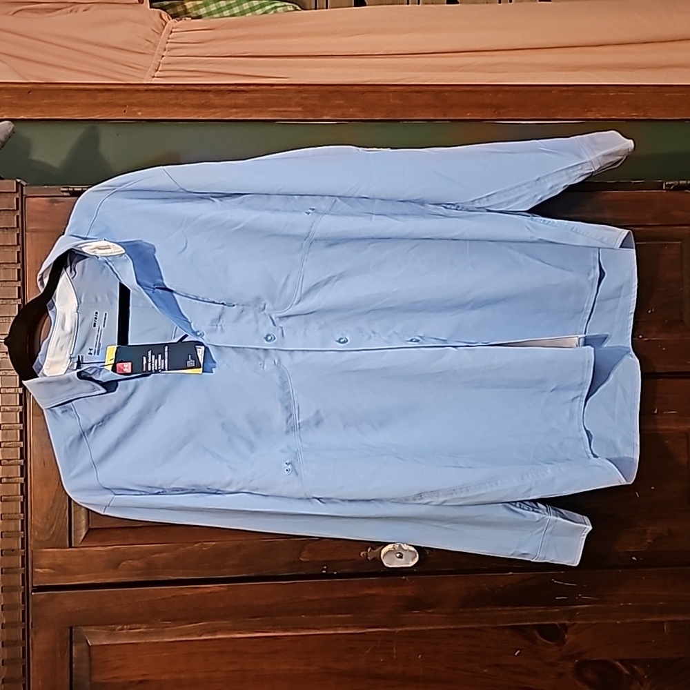 NWT Under Armor l/s blue medium top